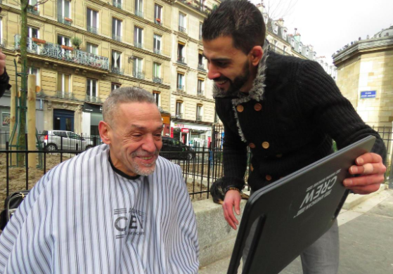 حلّاق عربي شهير يعيش في العاصمة الفرنسية