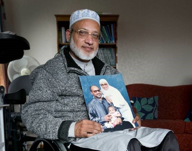 فريد أحمد المقعد الذي قُتلت زوجته في المسجد