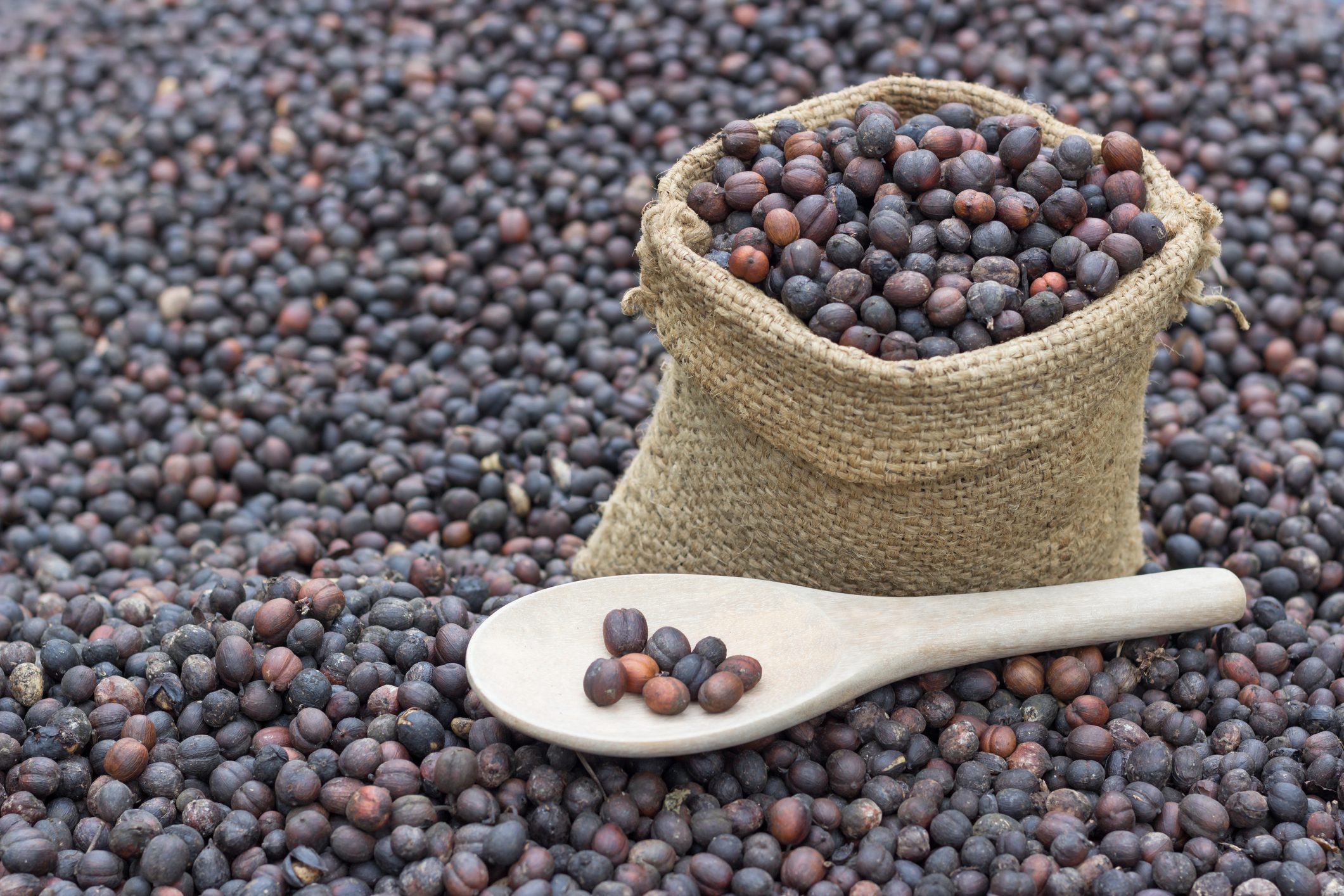 قشور القهوة.. ما هي، ما فوائدها وكيف تساعد على التنحيف؟ | عربي بوست