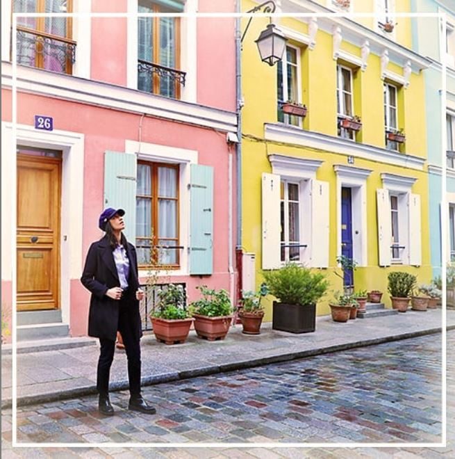 سكان أشهر شوارع باريس يطالبون بتركيب بواباتٍ لمنع دخول السياح