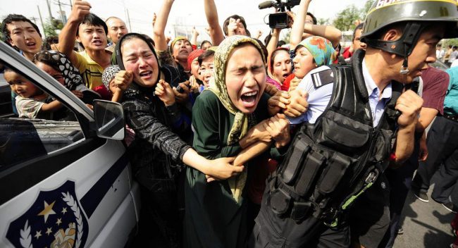 الشرطة الصينية تخطف أسرة مسلمة من السفارة البلجيكية في بكين