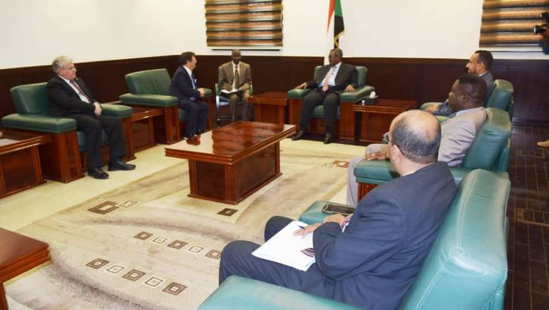 لقاء رئيس وزراء السودان مع عضو الكونغرس الأمريكي غيس بيلراكيس وكالة الأنباء السودانية