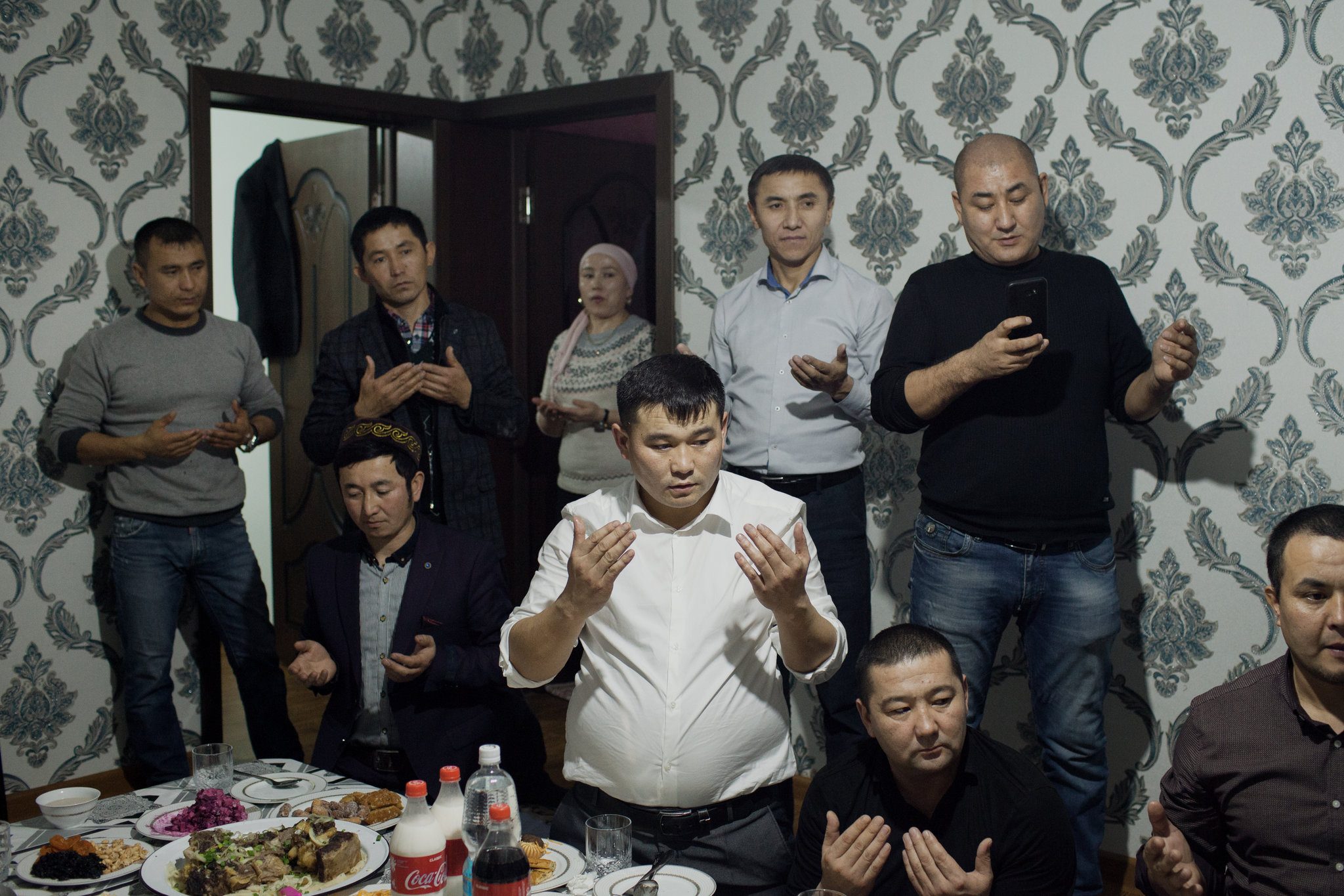 كان بحاجة إلى وظيفة فأعطته الصين إياها: حبس إخوانه المسلمين