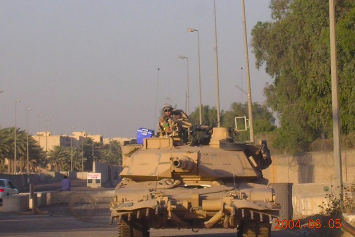 دبابة أمريكية في المنطقة الخضراء، 2004