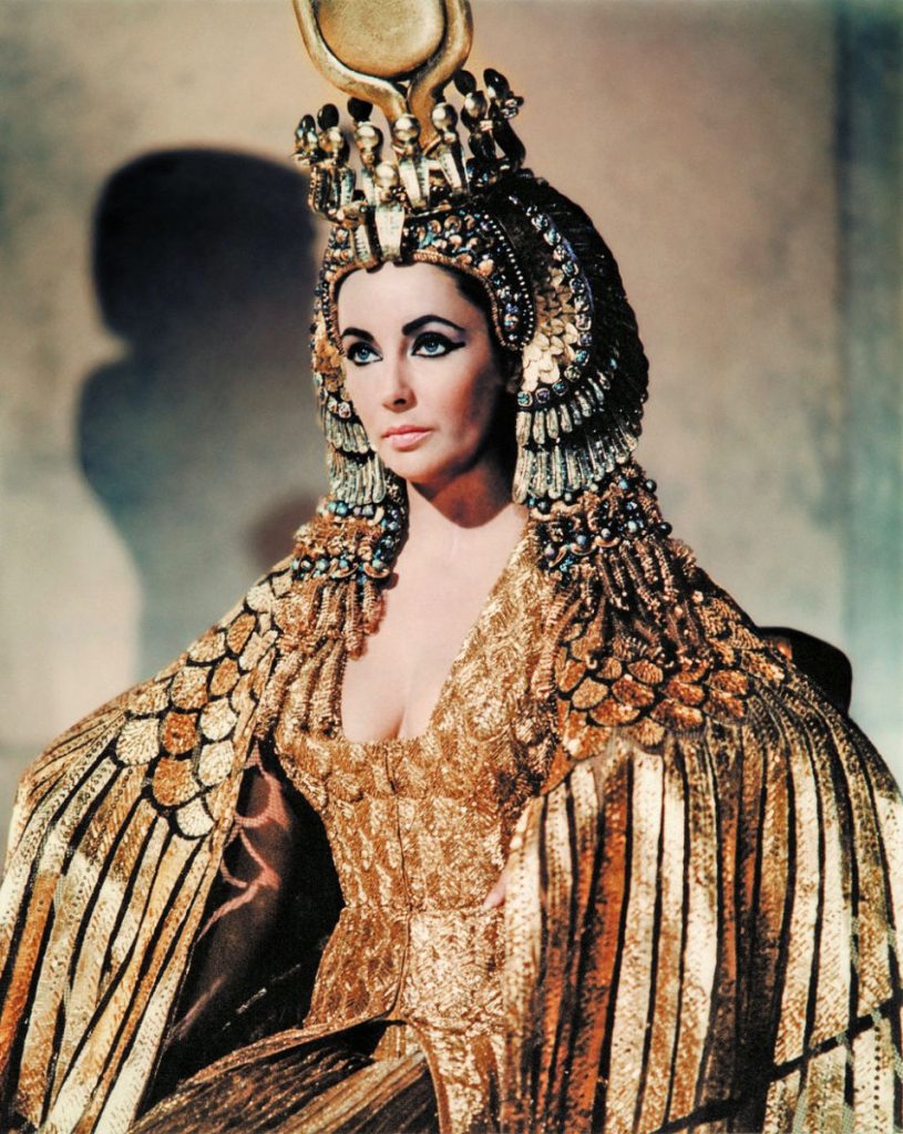 كليوباترا ملكة مصر كما ظهرت في أحد أفلام هوليوود