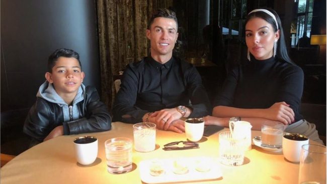 أين قضى رونالدو إجازته بعد أن ضمن الدوري الإيطالي وتجرع هزيمة أياكس أمستردام؟