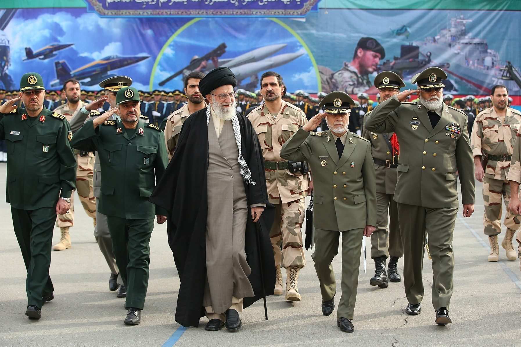 هل تتوقف إيران عن دعم حلفائها بالمنطقة بسبب العقوبات الأمريكية؟