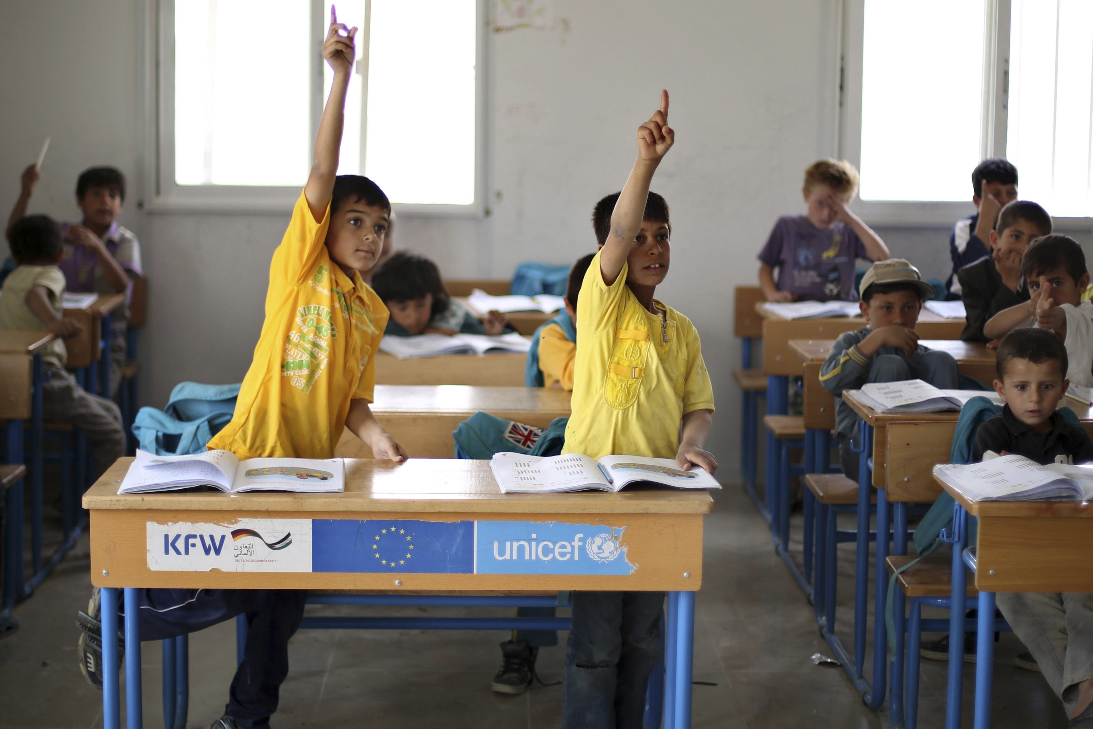 طلاب في أحد المدارس/ رويترز