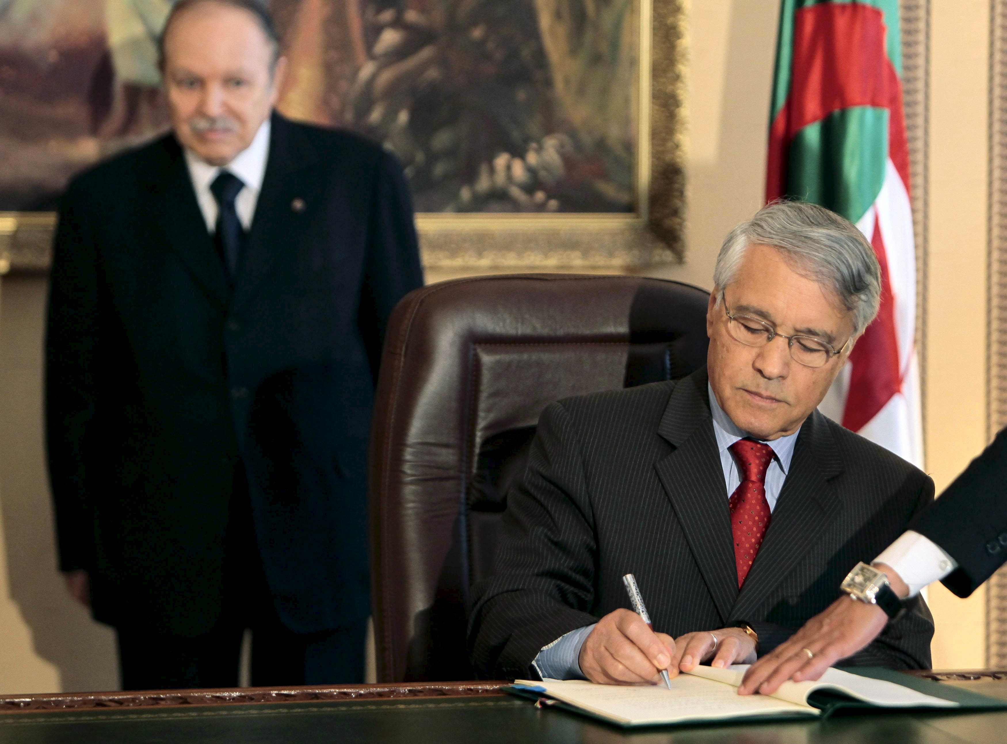 احالة ملف شكيب خليل للمحكة