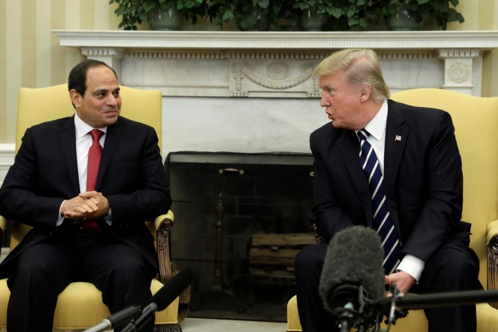 الرئيس المصري عبد الفتاح السيسي ونظيره الأمريكي دونالد ترامب/ رويترز