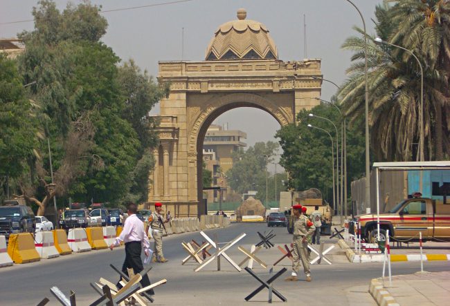 أمريكا تدرس إغلاق سفارتها في العراق! موقع: واشنطن تحاول حماية بعثتها الدبلوماسية من أي استهداف