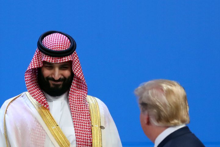 الرئيس الأمريكي دونالد ترامب وولي العهد السعودي الأمير محمد بن سلمان خلال قمة مجموعة العشرين / رويترز