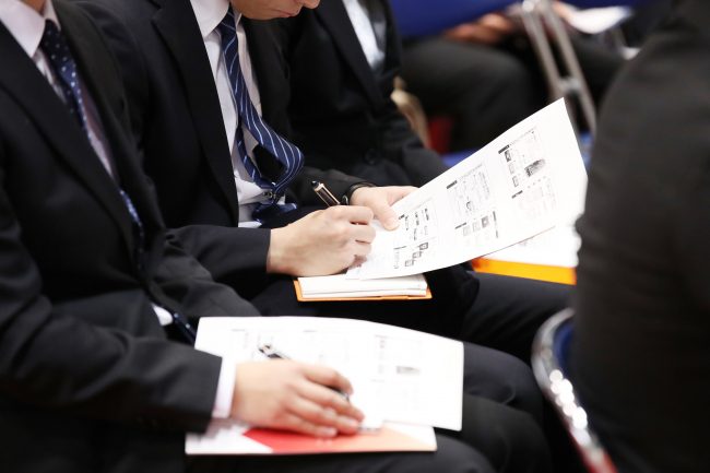 شركة تعتذر عن إعلان توظيف اقتصر على أصحاب البشرة البيضاء