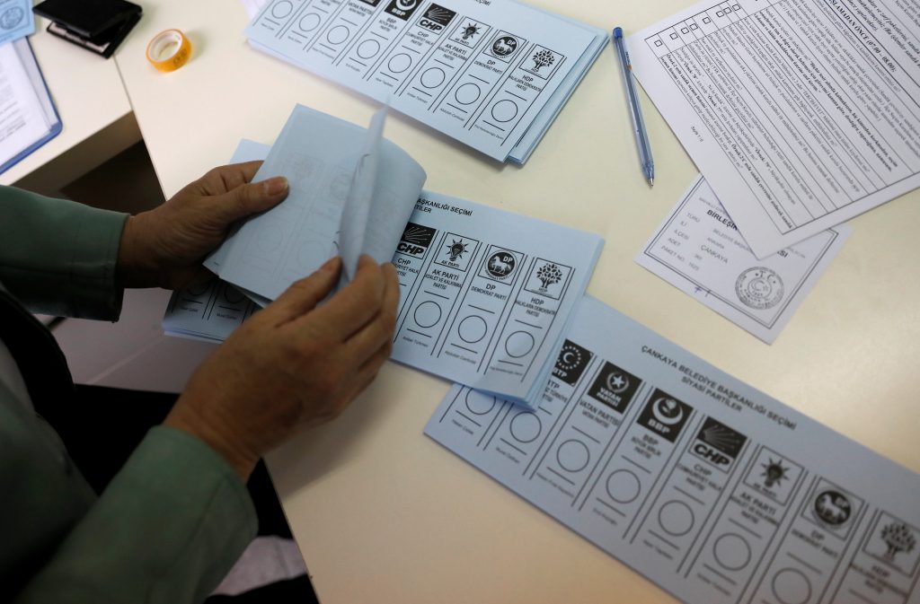 إعادة فرز بعض الدوائر في الانتخابات البلدية التركية