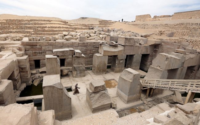 العثور على مقبرة تعود إلى ما قبل الميلاد بحالة جيدة في مصر (صور)