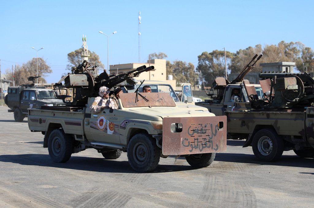 قوات مصراتة بالقرب من شرق العاصمة الليبية طرابلس / رويترز