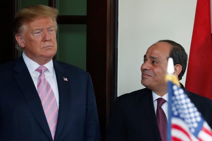 الرئيس الأمريكي دونالد ترامب ونظيره المصري عبدالفتاح السيسي/ رويترز