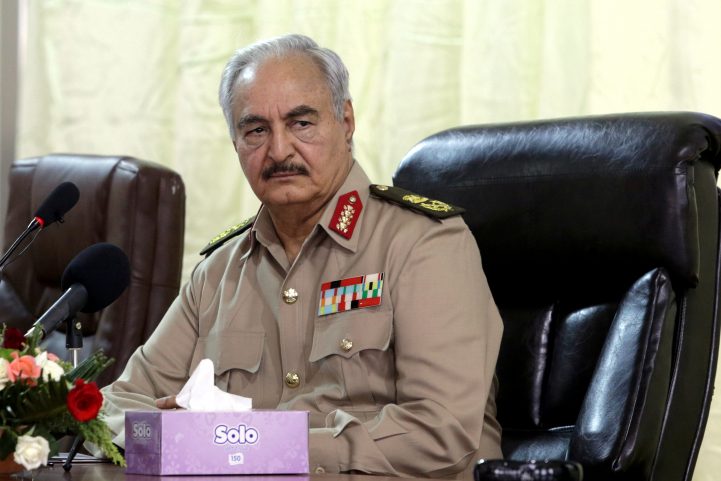الجنرال الليبي المتقاعد خليفة حفتر/ رويترز
