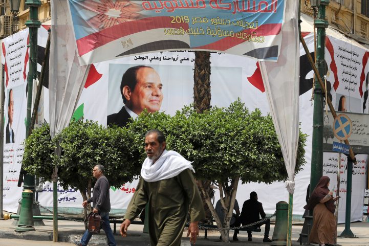 المصريون سيصوتون في استفتاء عام على التعديلات التي أقرها البرلمان/ رويترز