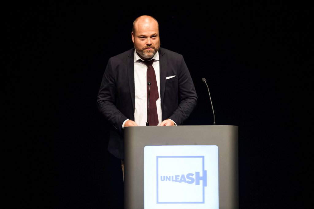 أندرز هولتش بوفلسن، أغنى رجل في الدنمارك