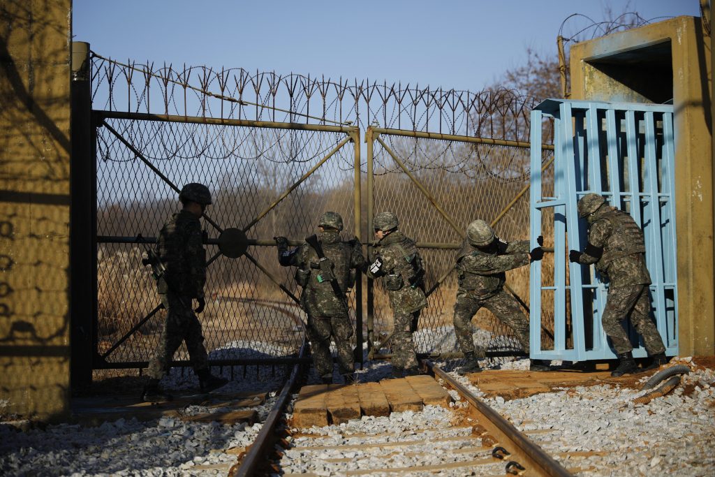 جندي كوري شمالي كوريا الجنوبية