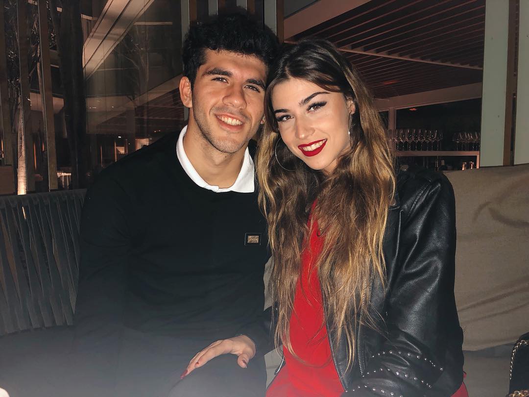 تصرّف يعكس روح العائلة.. ميسي يقود لاعبي البارسا للسخرية من زميلهم «العاطفي»