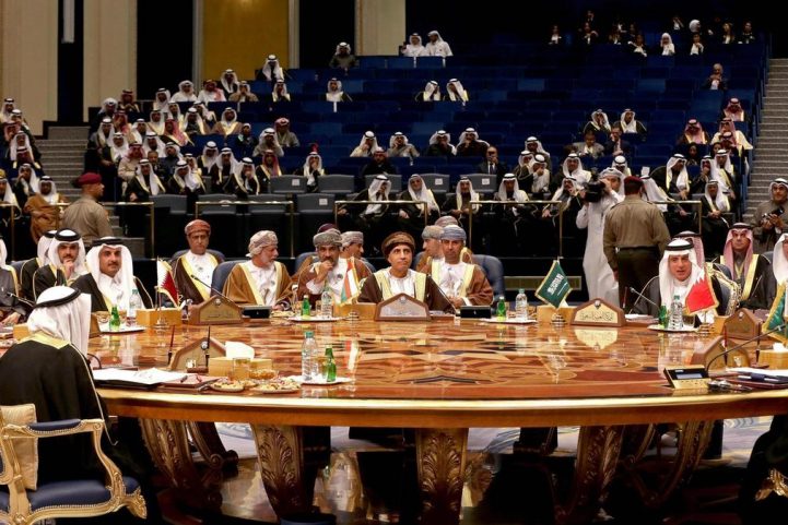 ردود فعل متباينة في مجلس التعاون الخليجي من الدور الدبلوماسي العماني في اليمن