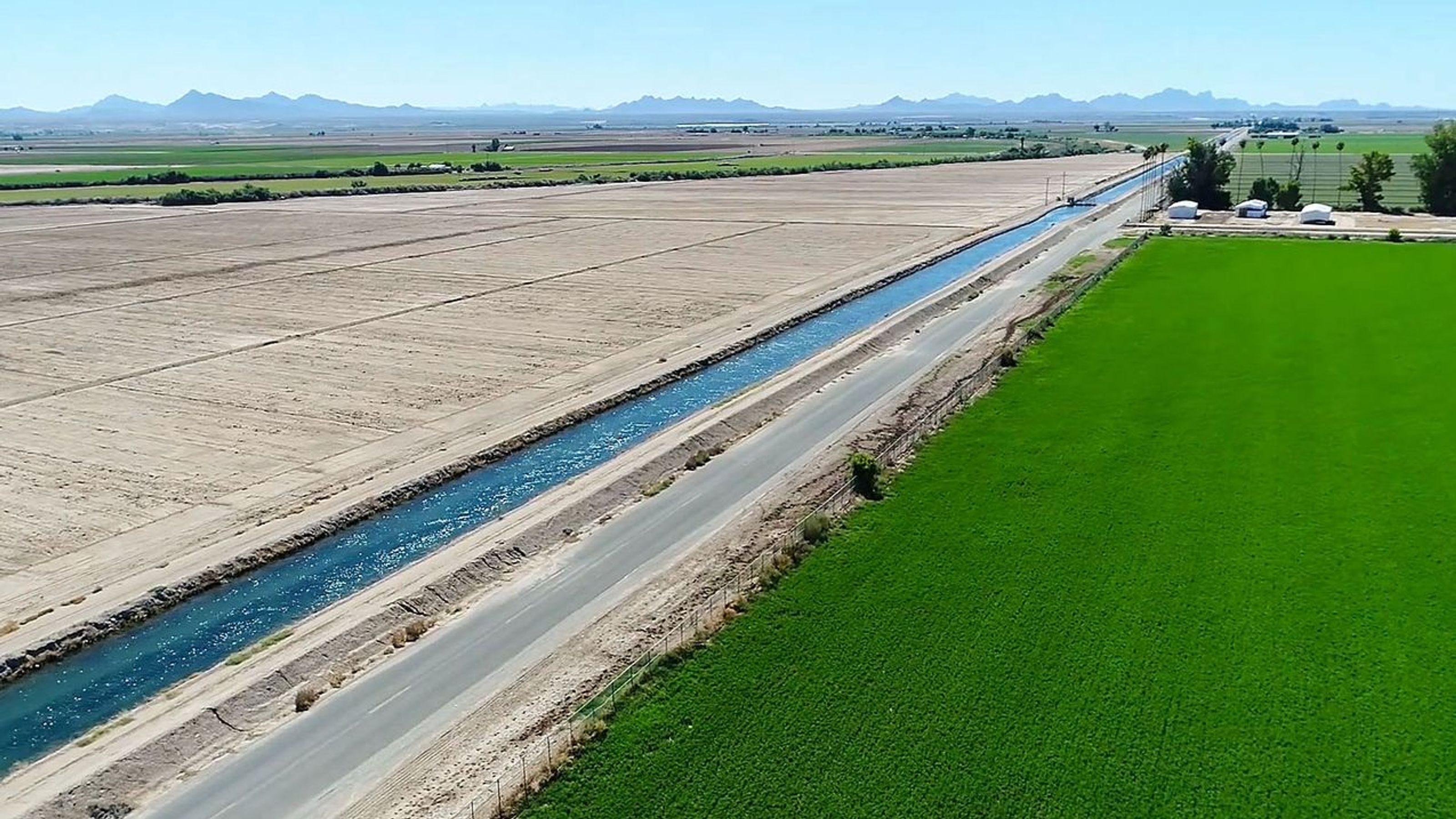 كيف يمكن لشركة سعودية سحب موارد المياه من أراضٍ أمريكية لتعويض النقص لديها؟