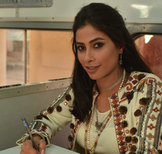 المغنية المصرية روبي مع بطل game of thrones