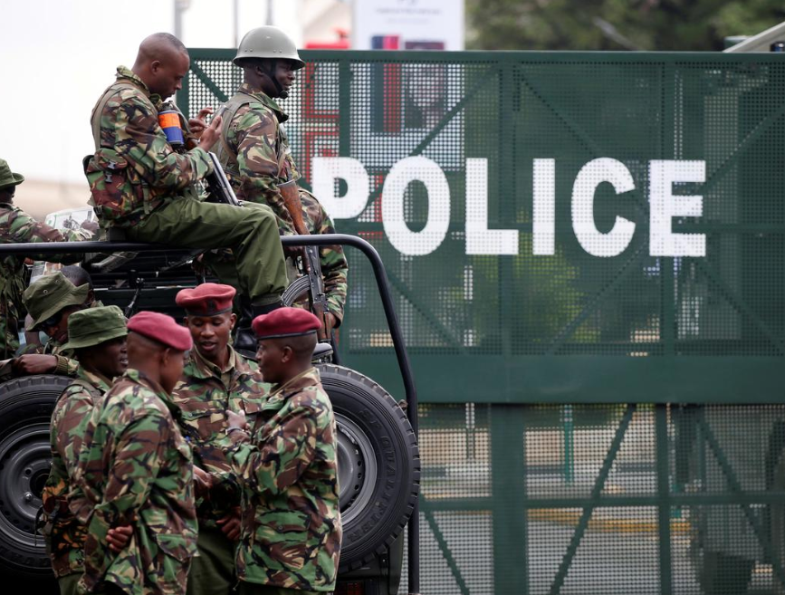 عناصر شرطة في كينيا / رويترز