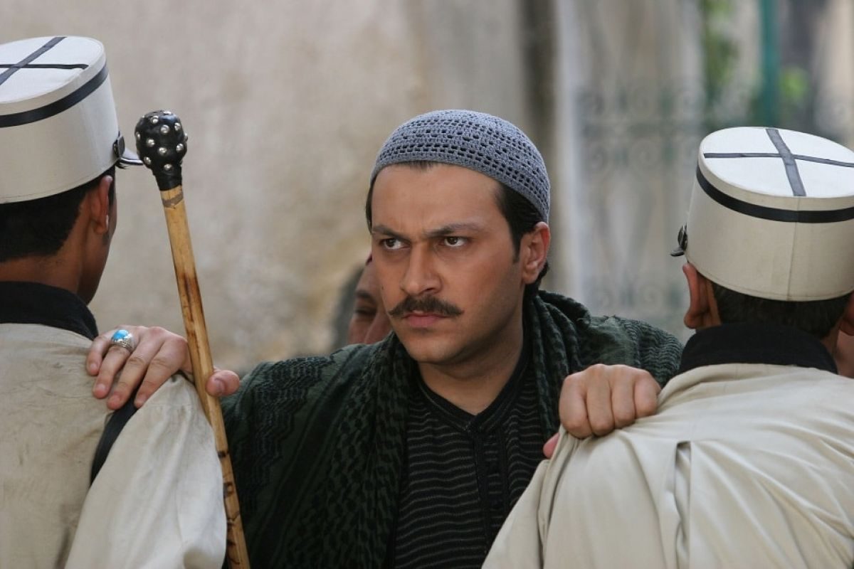 العكيد معتز يعيش قصة حب جديدة.. أحداث مشوقة تنتظر متابعي باب الحارة الجزء العاشر