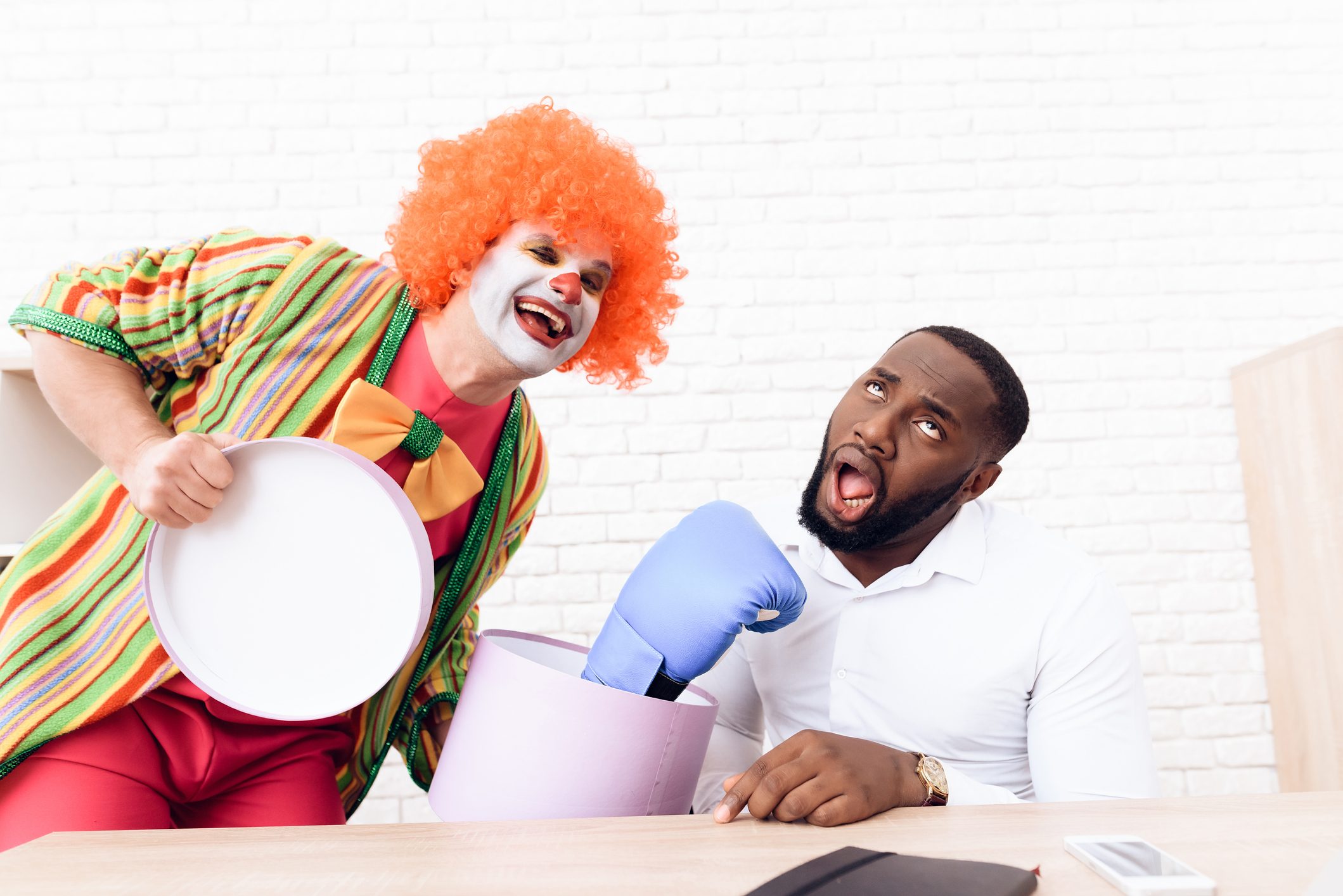 iStock/ كذبة نيسان هي يوم اعتاد الناس فيه على الاحتفال وإطلاق النكات وخداع بعضهم البعض