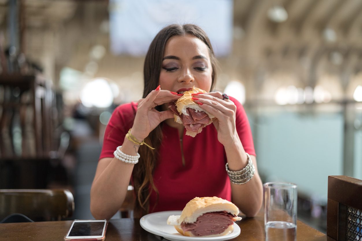 تناول اللحوم الحمراء