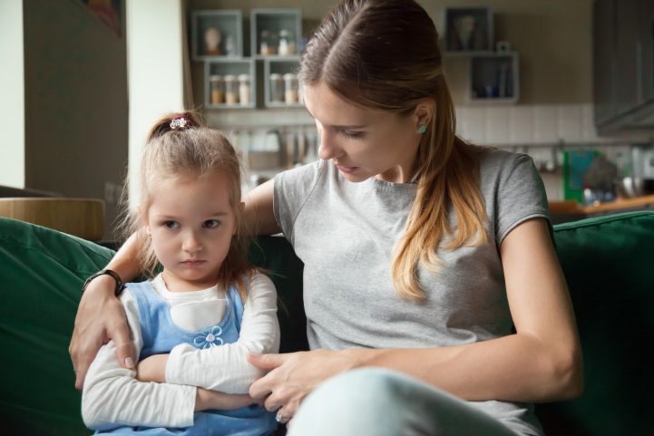 iStock \  زوِّد طفلك بالمعرفة اللغوية التي يحتاجها ليصف مشاعره 