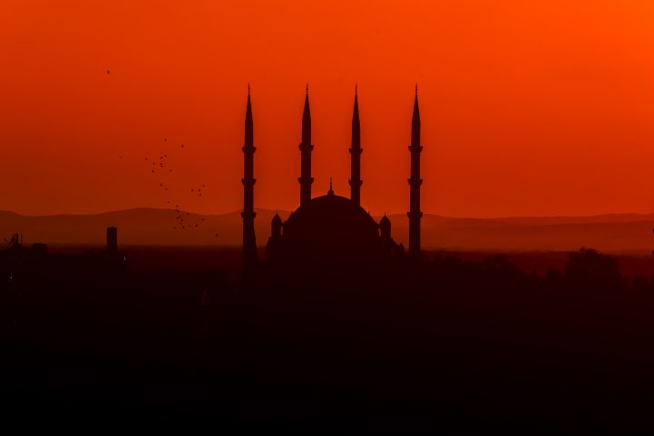 iStock/ عاش خوجة مِعمار سِنان آغا في القرن العاشر الهجري في أوج العصر الذهبي للعمارة العثمانية وكان رئيس المعماريين وأشهرهم خلال حكم السلاطين الأربعة: سليم الأول وسليمان الأول وسليم الثاني ومراد الثالث.