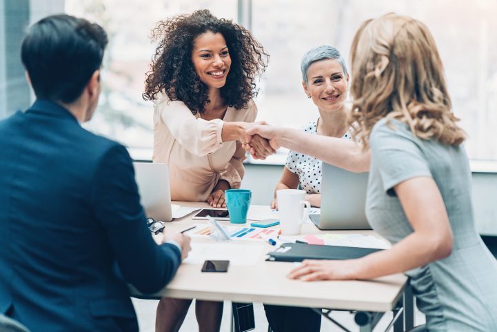 iStock\ لتكوين رأي وجيه حول أي منظمة، من المهم أن تطلع على آراء موظفيها 