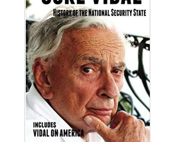 غلاف الكتاب الذي كان يحمله مؤسس ويكيليكس