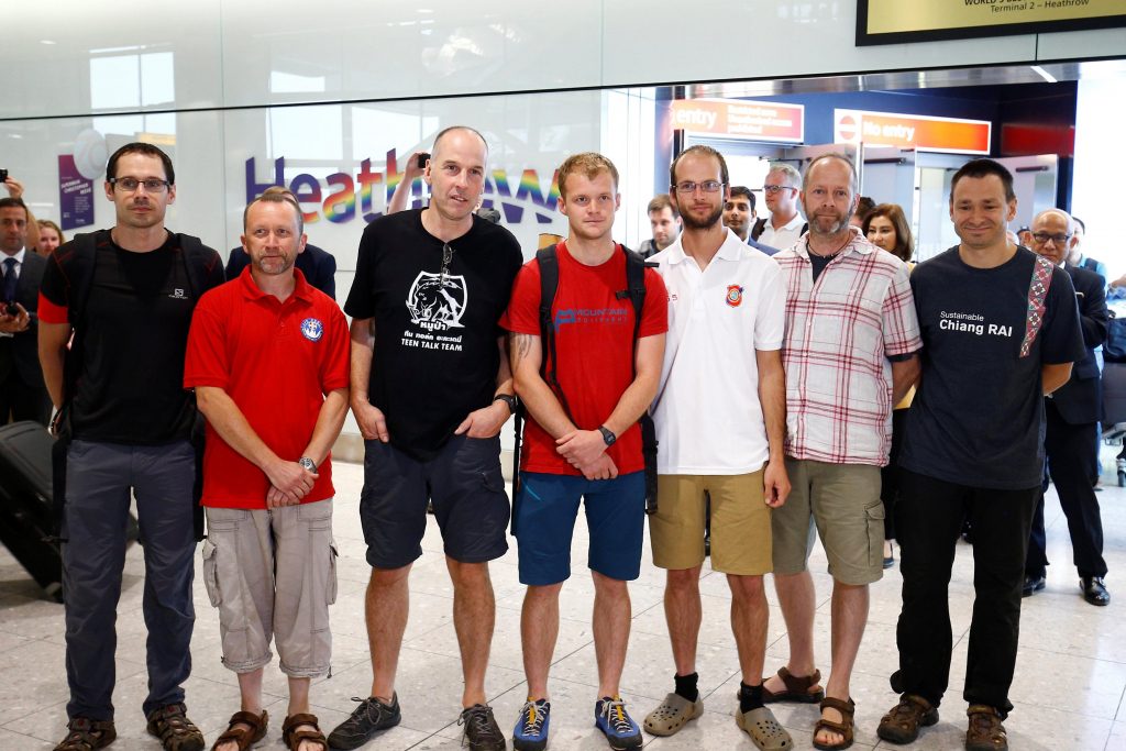 فتية الكهف غواص كهوف بريطانيا أمريكا