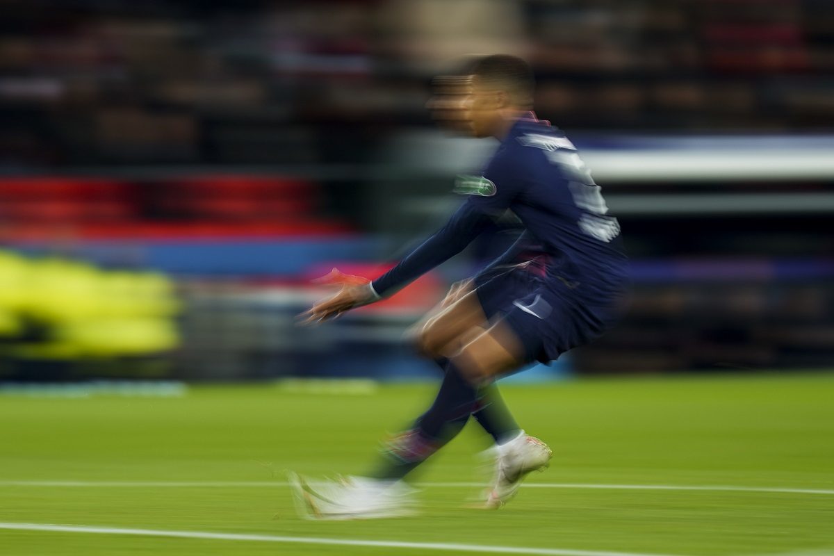 نبوءة بيليه تخيف الريدز وتبشر مبابي بمستقبل غير سعيد