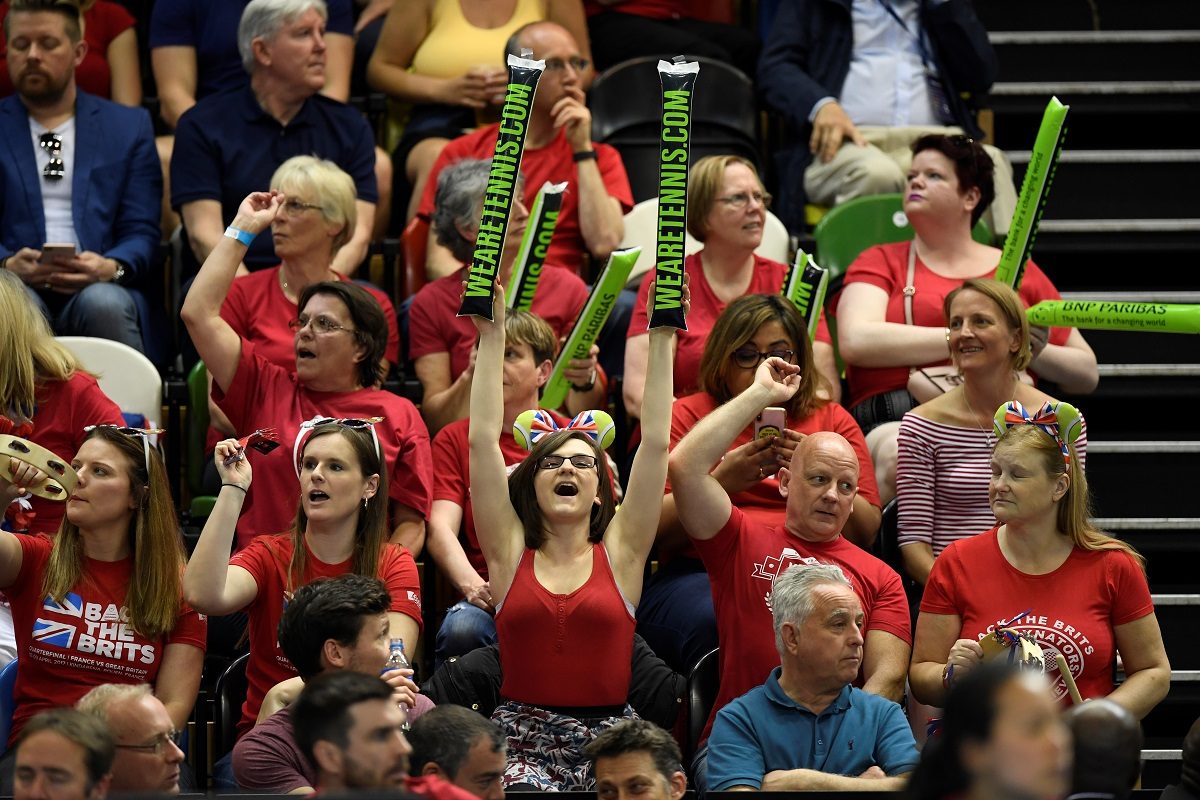 دراسة ربما تفسر خيبة بعض الأندية.. اللون الأحمر يزيد فرص أي فريق في الفوز