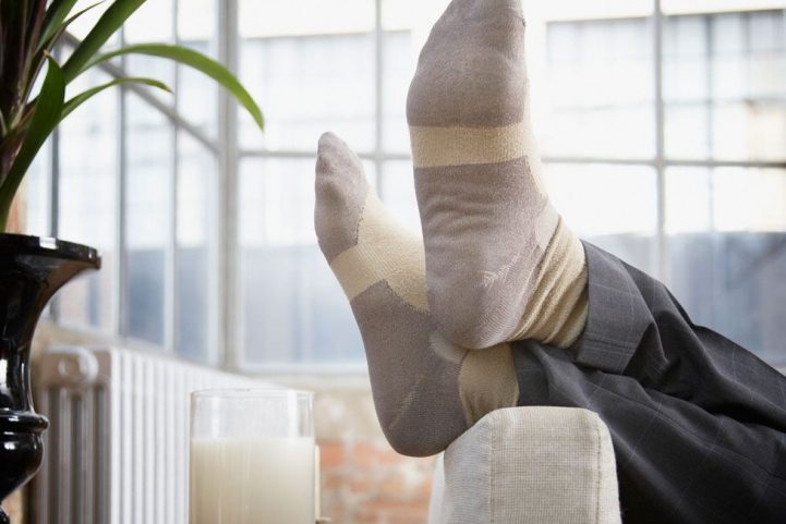 لقد اعتادت أقدامنا على عدم القيام بأي شيء/ ISTOCK