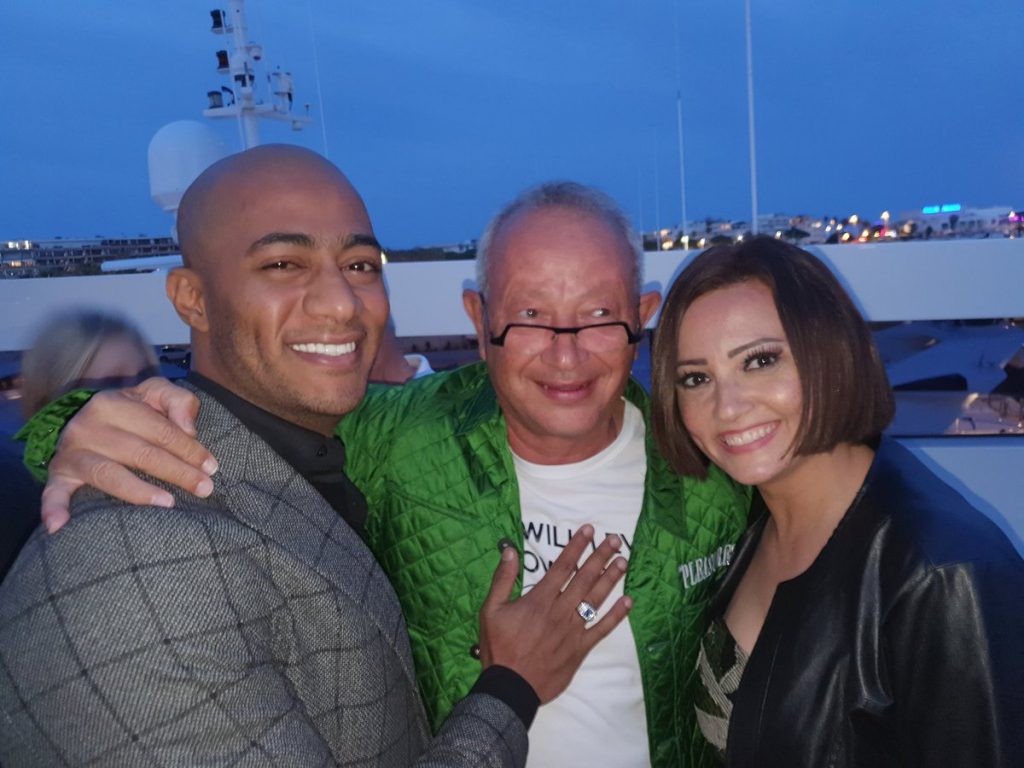 صُلح «الكوبرا» و«ملك الغابة».. ساويرس يُنهي خلاف بشرى ومحمد رمضان