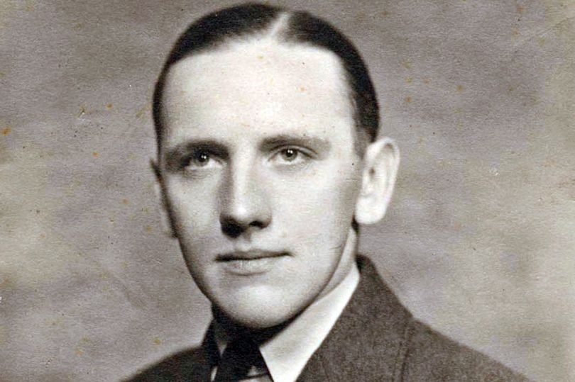 الطيار البريطاني إيرنست أرتشر