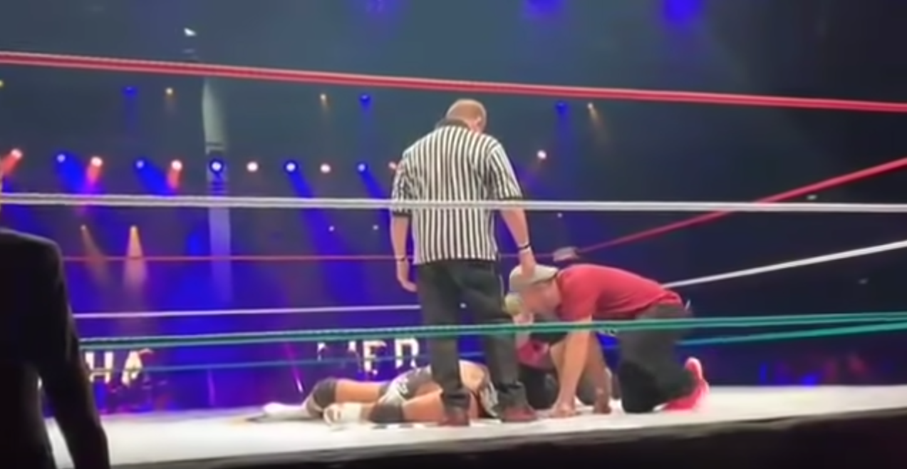 وفاة مصارع خلال النزال