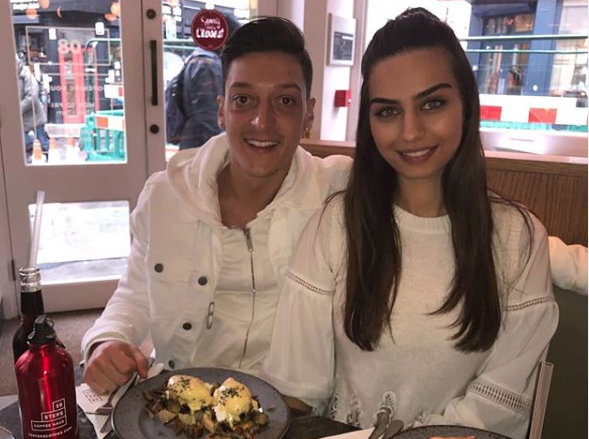 مسعود أوزيل أمينة غولشه أردوغان