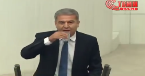 اللنائب عن حزب الشعب الجمهوري التركي طوفان كوسي / مواقع التواصل