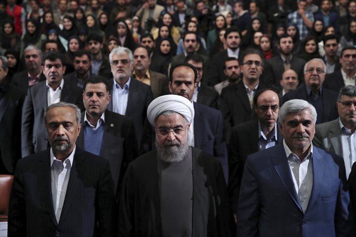 يتعرض روحاني لاتهامات بردود فعل متخاذلة وضعيفة أمام الأمريكيين/ AFP