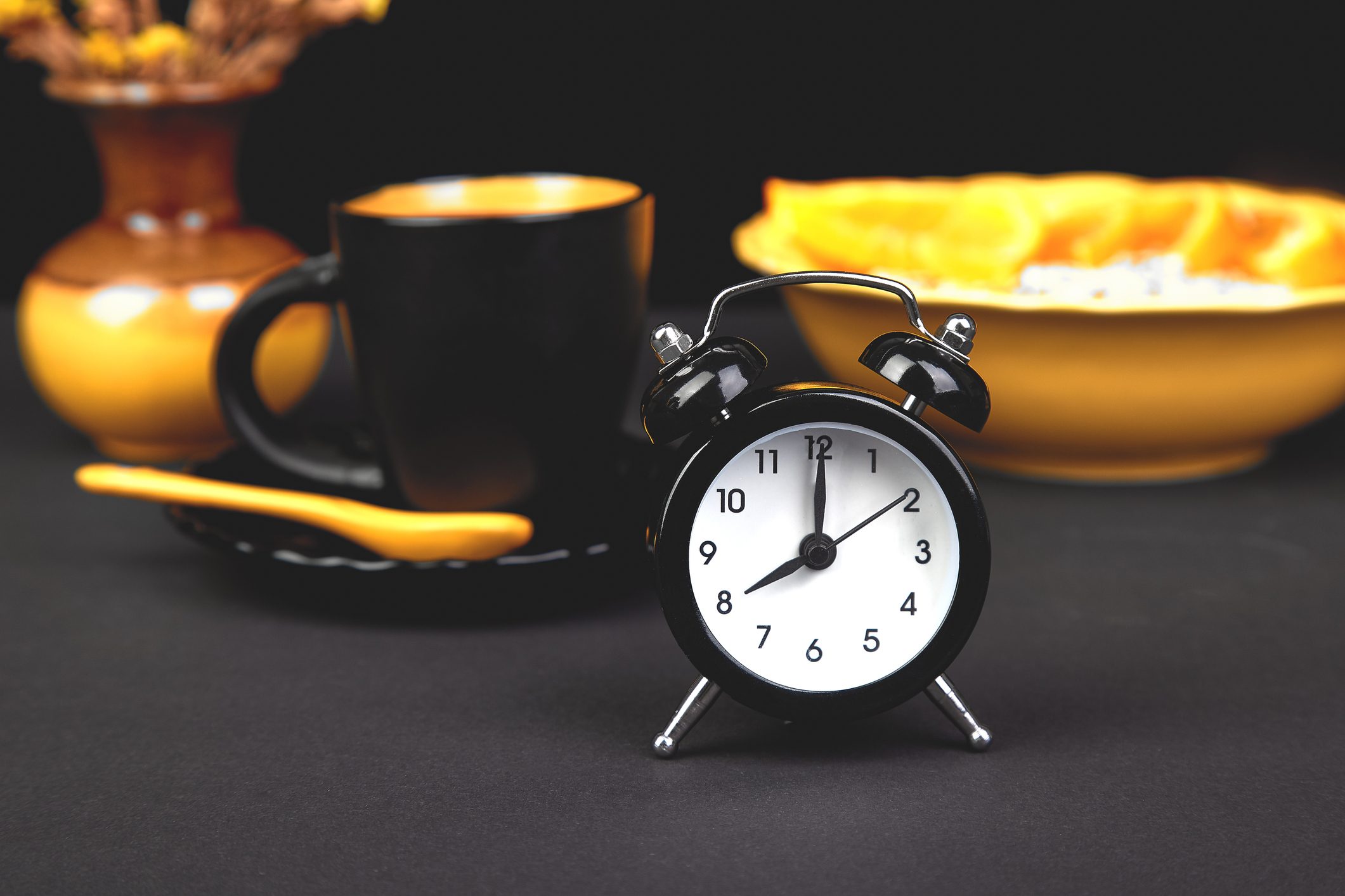 تجنب النوم بعد تناول الطعام وتعرف على الوقت المناسب للنوم بعد تناول الوجبات