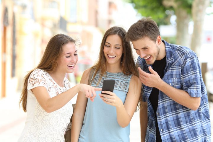 iStock\  تحظى الميمز بشعبية واسعة بين رواد وسائل التواصل الاجتماعي