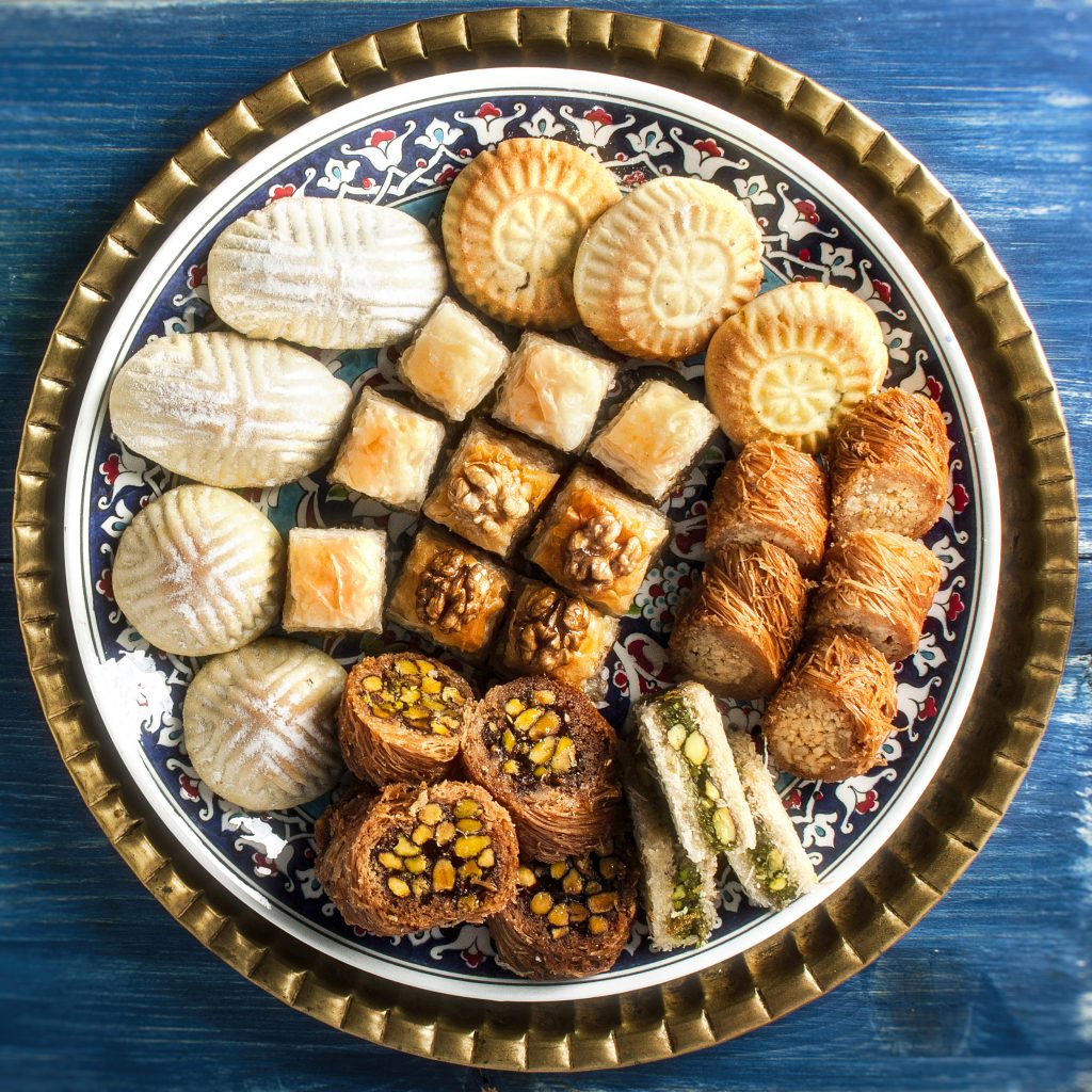 أصناف من حلويات العيد الشرقية